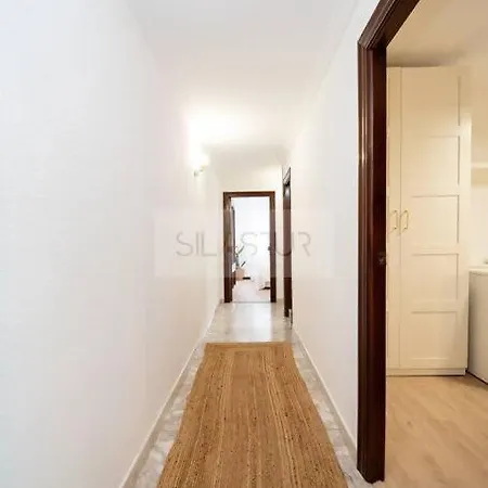 Ayala By Silastur Apartman